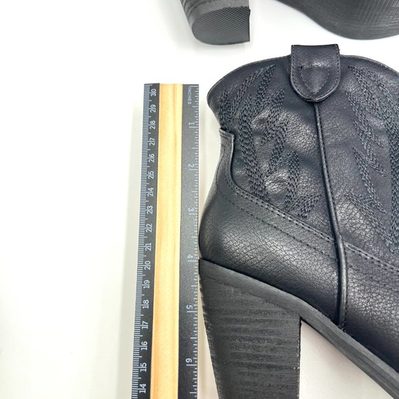 Very Volatile Womens‎ Size 6.5 Black Faux Vegan Leather Western Ankle Boots NEW - Picture 12 of 14